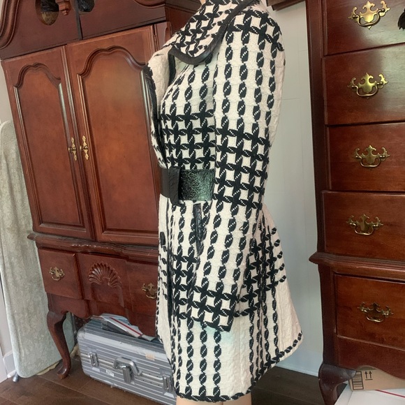 Vertigo Coat - Picture 2 of 7